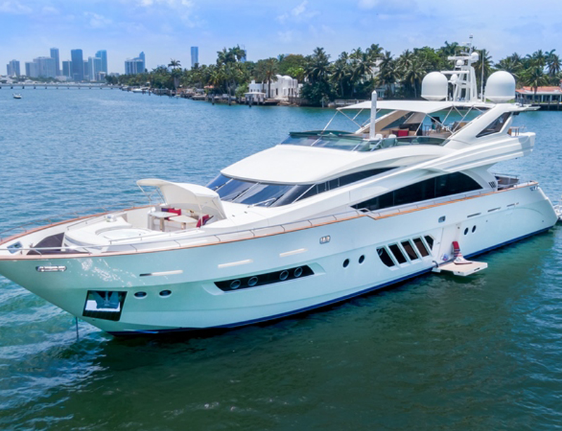 100ft Dominator mega yacht luxury charter Nassau Bahamas superyacht rental