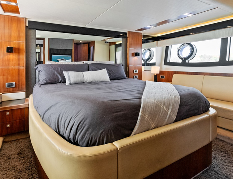 All inclusive yacht charter Nassau Bahamas open bar gourmet lunch